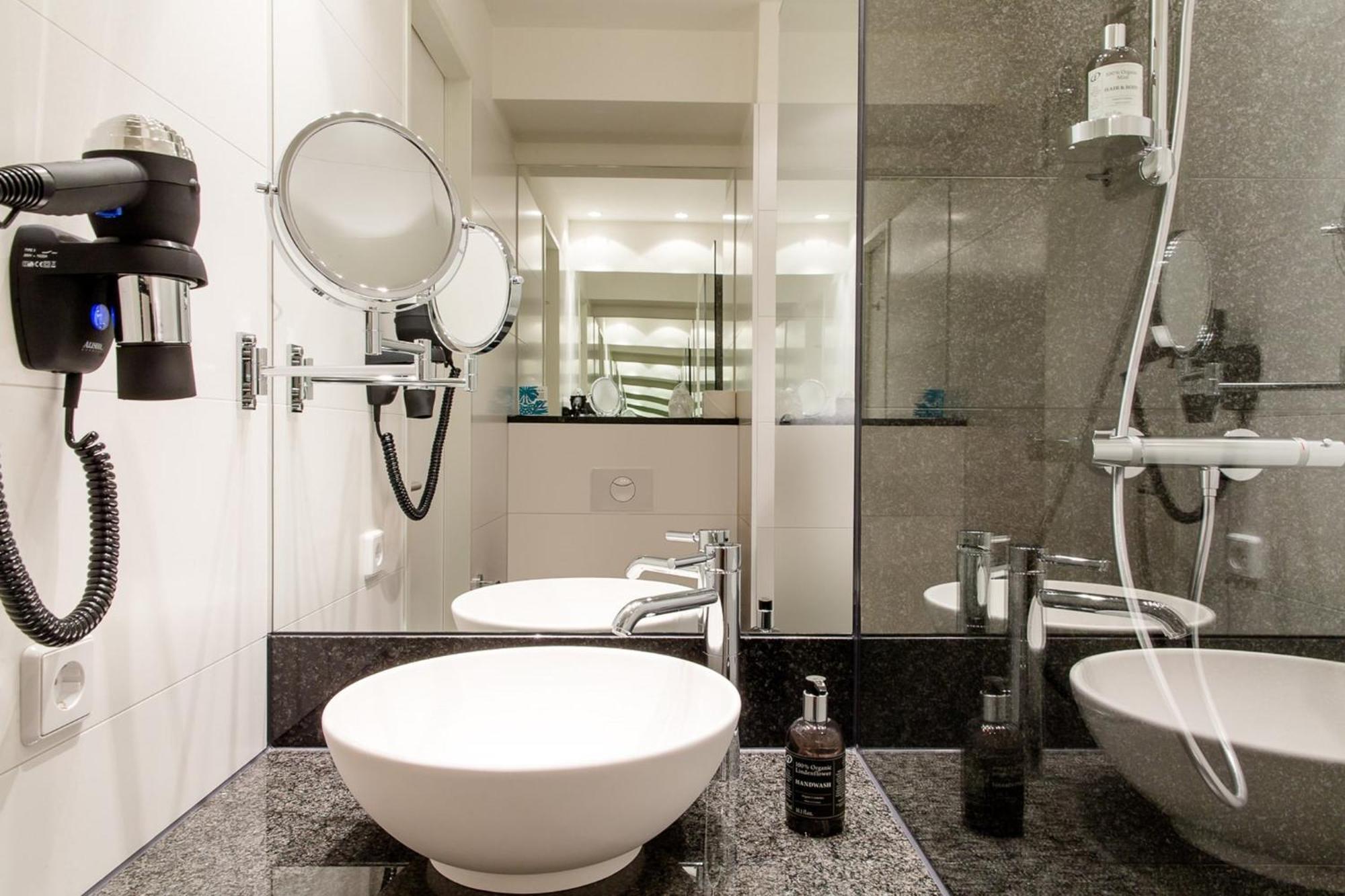 Motel One มัคเดอบวร์ก ภายนอก รูปภาพ